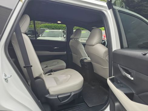 Used 2024 Toyota Grand Highlander AWD Hybrid image 13