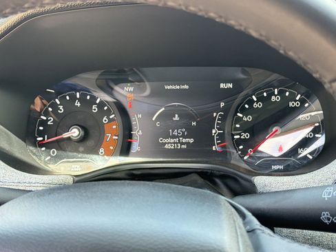 Used 2024 Jeep Compass Latitude AWD/4WD image 17