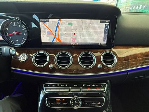 Used 2017 Mercedes-Benz E 300 image 31