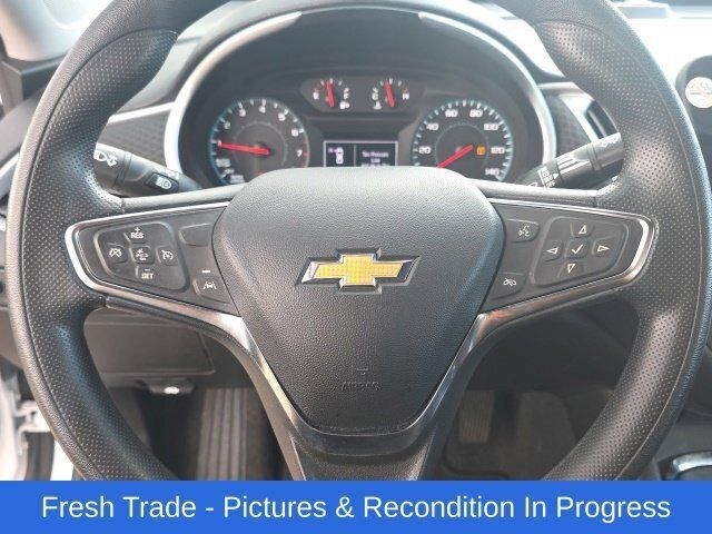 Used 2025 Chevrolet Malibu LT FWD image 12