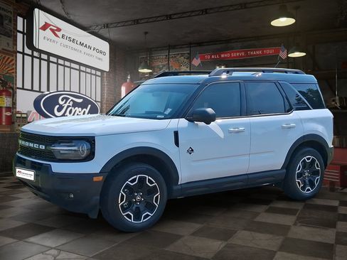 Used 2025 Ford Bronco Sport Outer Banks w/ Outer Banks Tech Package+ AWD/4WD image 1