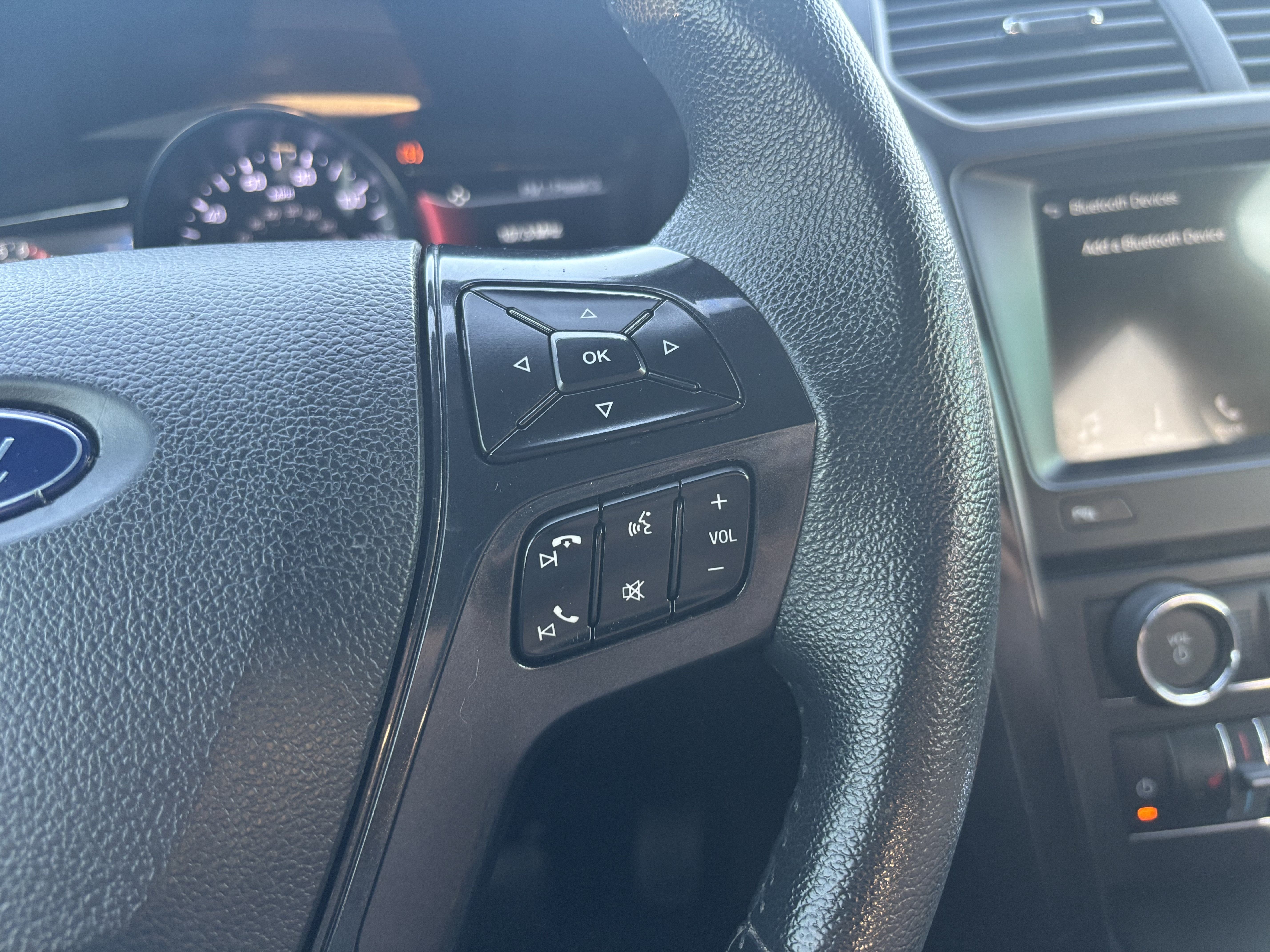 Used 2018 Ford Explorer XLT w/ Equipment Group 202A FWD image 18