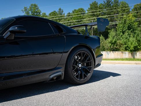 Used 2014 SRT Viper SRT-10 w/ Advanced Aerodynamics Package RWD image 18