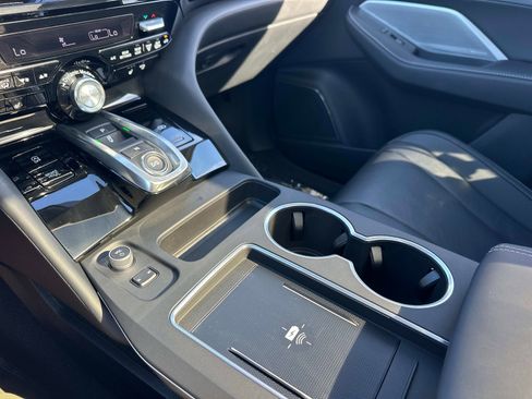 Certified 2025 Acura MDX FWD w/ Technology Package image 26