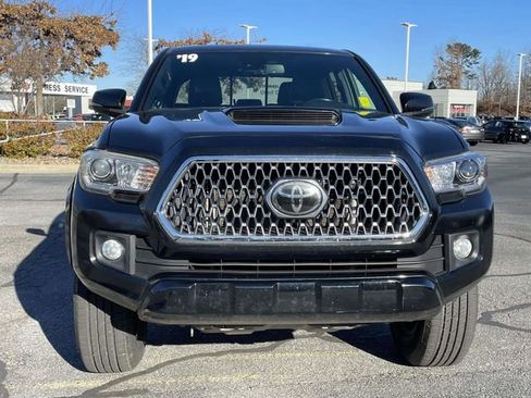 Used 2019 Toyota Tacoma TRD Sport w/ TRD Premium Sport Package image 8