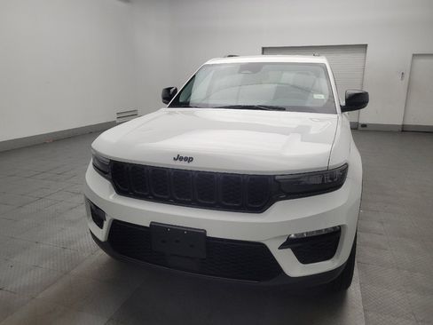 Used 2023 Jeep Grand Cherokee Limited w/ Black Appearance Package AWD/4WD image 15