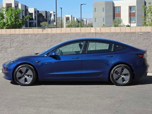 Used 2023 Tesla Model 3 Standard Range image 6