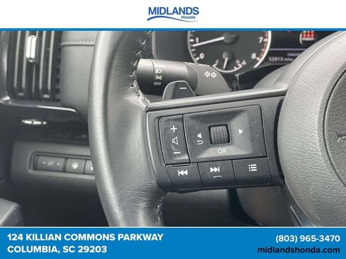 Used 2025 Nissan Pathfinder SV FWD image 21