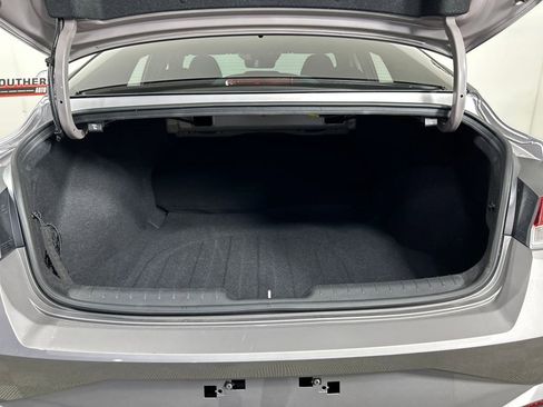 Certified 2023 Hyundai Elantra SEL w/ Convenience Package image 20