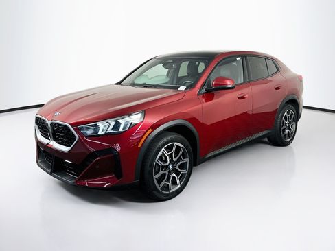 Used 2026 BMW X2 xDrive28i AWD/4WD image 3