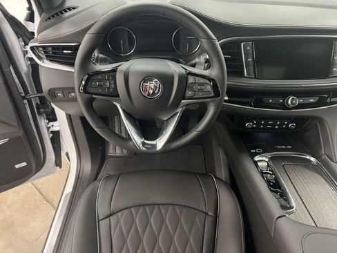 Used 2023 Buick Enclave Avenir image 21
