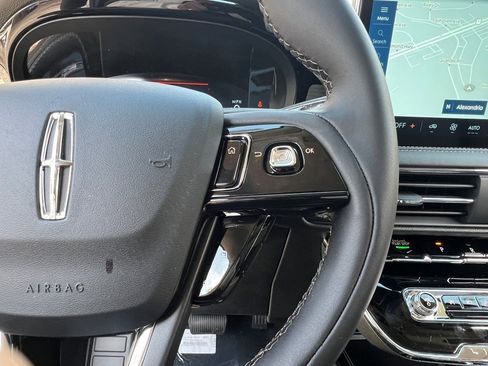 New 2026 Lincoln Corsair Premiere image 18