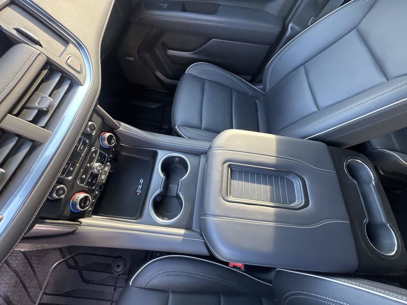 Used 2024 Chevrolet Tahoe Premier AWD/4WD image 25