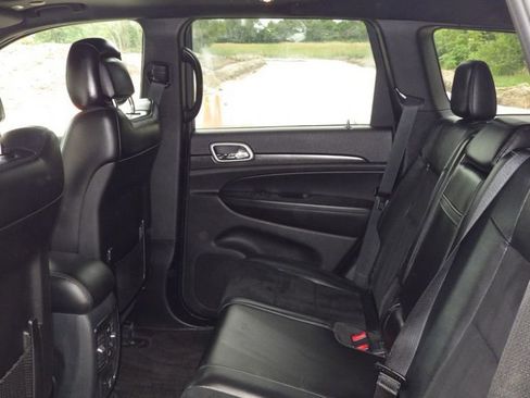 Used 2018 Jeep Grand Cherokee Altitude image 8