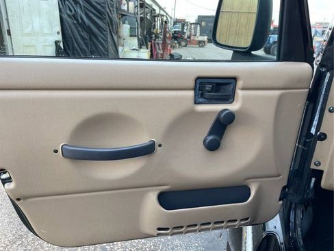 Used 1999 Jeep Wrangler Sahara image 17