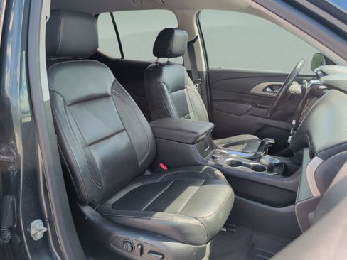 Used 2019 Chevrolet Traverse LT w/ LPO, Floor Liner Package AWD/4WD image 43