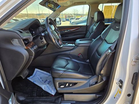 Used 2018 Cadillac Escalade ESV Premium Luxury AWD/4WD image 17