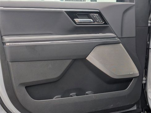 New 2025 GMC Sierra EV Denali image 12