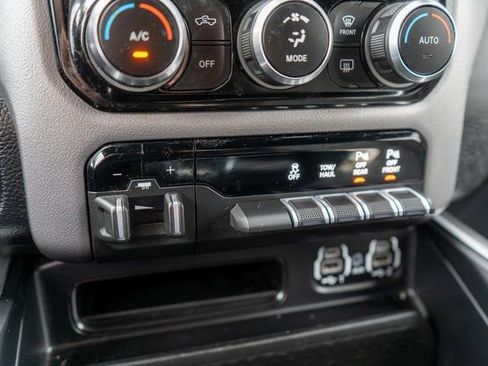 Used 2022 RAM 1500 Big Horn AWD/4WD image 33