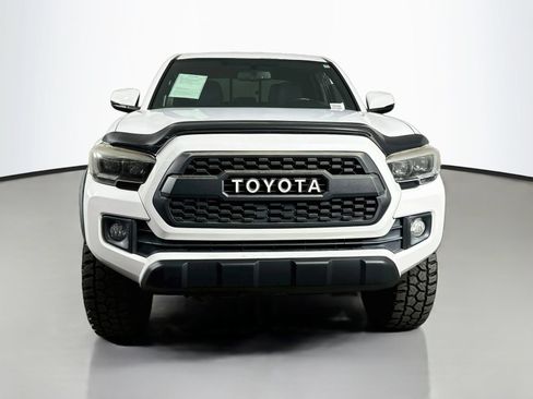 Used 2016 Toyota Tacoma TRD Off-Road w/ Premium & Technology Package RWD image 2