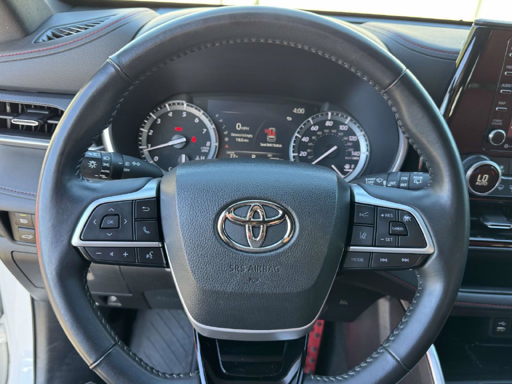 Used 2022 Toyota Highlander XSE AWD/4WD image 10