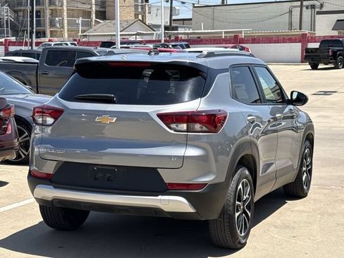 Used 2025 Chevrolet TrailBlazer LT FWD image 4
