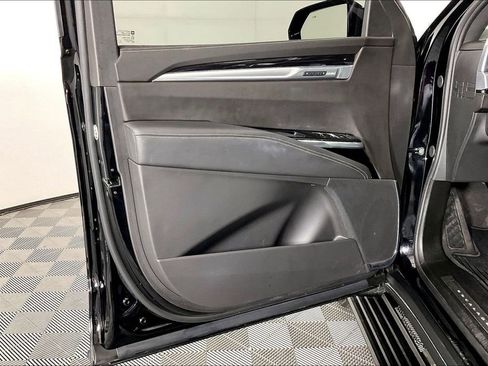 Used 2025 Cadillac Escalade Sport AWD/4WD image 23