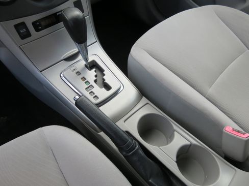 Used 2011 Toyota Corolla LE image 18