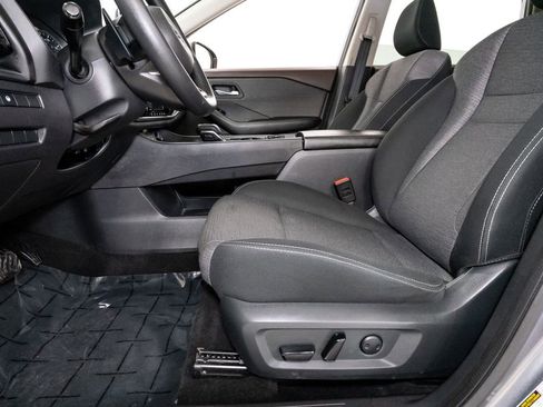 Used 2021 Nissan Rogue SV image 10