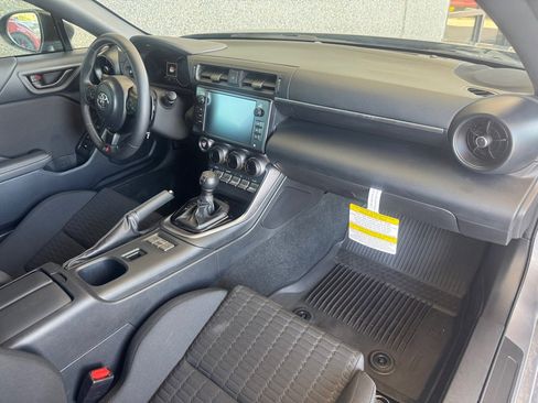 Used 2024 Toyota GR86 CAR image 20
