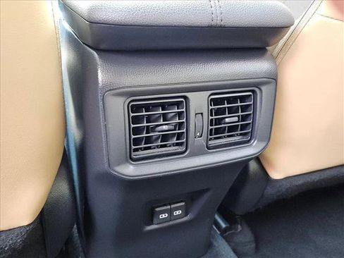 Used 2022 Toyota RAV4 Limited image 17