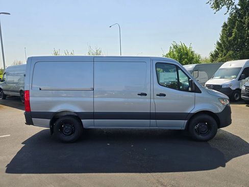 New 2025 Mercedes-Benz Sprinter 2500 image 8