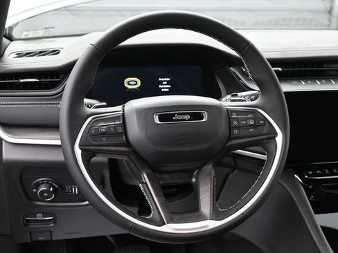 New 2026 Jeep Grand Cherokee L Limited AWD/4WD image 30