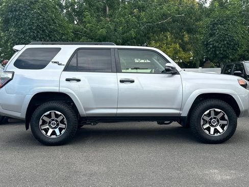 Used 2019 Toyota 4Runner TRD Off-Road Premium AWD/4WD image 3