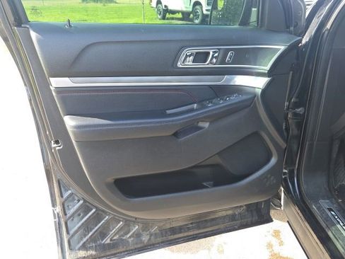 Used 2017 Ford Explorer Sport AWD/4WD image 28