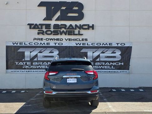 Used 2024 GMC Terrain SLT image 9