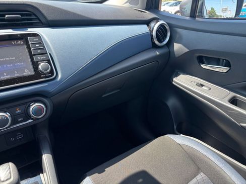 Used 2025 Nissan Versa SV FWD image 33