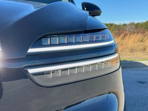 New 2026 Genesis GV70 2.5T Advanced image 9