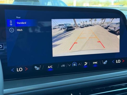 New 2026 Chevrolet Traverse LT w/ Sun and Wheel Package AWD/4WD image 12
