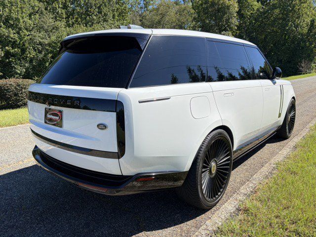 Used 2023 Land Rover Range Rover Long Wheelbase SE AWD/4WD image 12