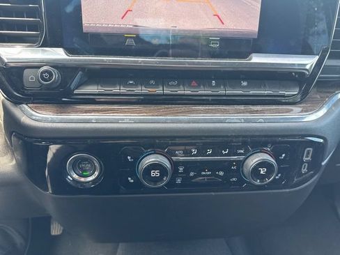 Used 2023 Chevrolet Silverado 1500 LT AWD/4WD image 17
