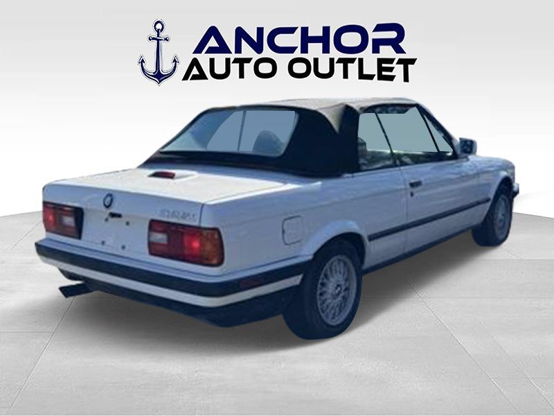Used 1992 BMW 325i Convertible RWD image 8
