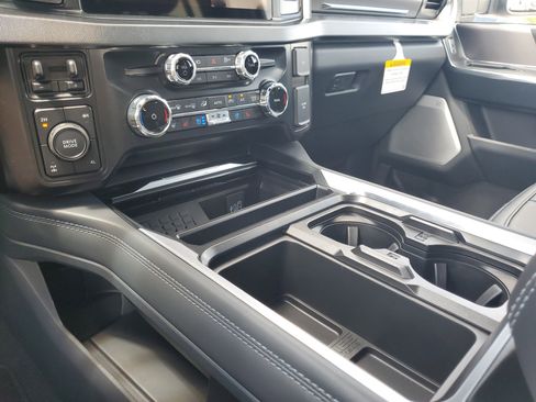 New 2026 Ford F250 Platinum image 21