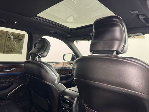 Used 2025 Jeep Grand Cherokee Summit image 37