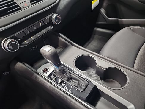 Used 2025 Nissan Altima 2.5 S FWD image 24
