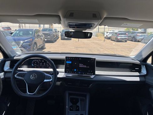 Used 2026 Volkswagen Tiguan SE AWD/4WD image 30