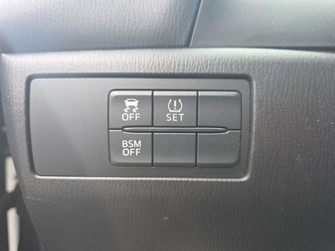 Used 2016 MAZDA MAZDA3 i Touring image 22