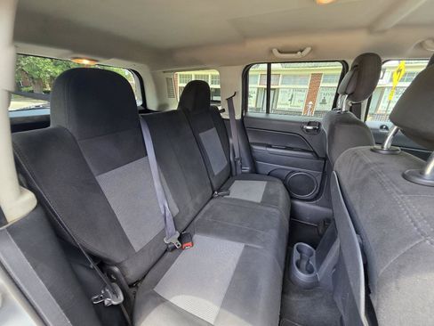 Used 2017 Jeep Patriot Latitude AWD/4WD image 27