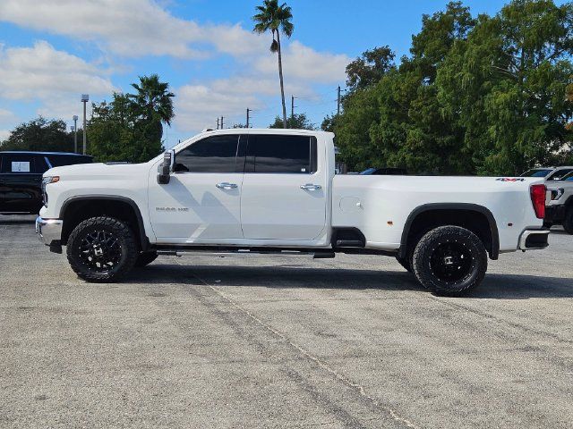 Used 2024 Chevrolet Silverado 3500 LTZ w/ LTZ Plus Package AWD/4WD image 3