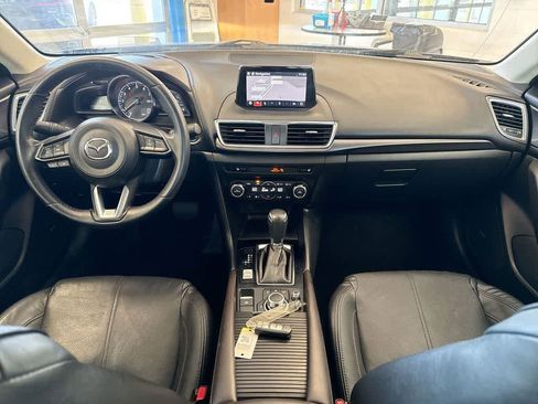 Used 2018 MAZDA MAZDA3 Grand Touring image 17